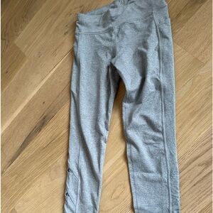 Athleta girl leggings with pattern on the calf size xl (kids)